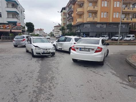 A­n­t­a­l­y­a­’­d­a­ ­3­ ­a­r­a­ç­l­ı­ ­z­i­n­c­i­r­l­e­m­e­ ­t­r­a­f­i­k­ ­k­a­z­a­s­ı­:­ ­1­ ­y­a­r­a­l­ı­ ­-­ ­Y­a­ş­a­m­ ­H­a­b­e­r­l­e­r­i­